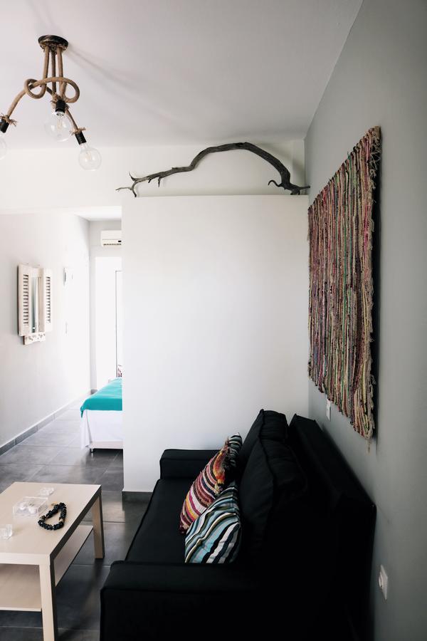 Esperida Rooms & Studios Амоопи Екстериор снимка